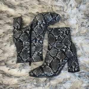 Snake Print Boot US8